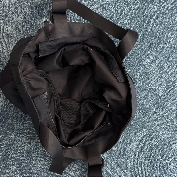 SALE: lululemon tote - Picture 4 of 7